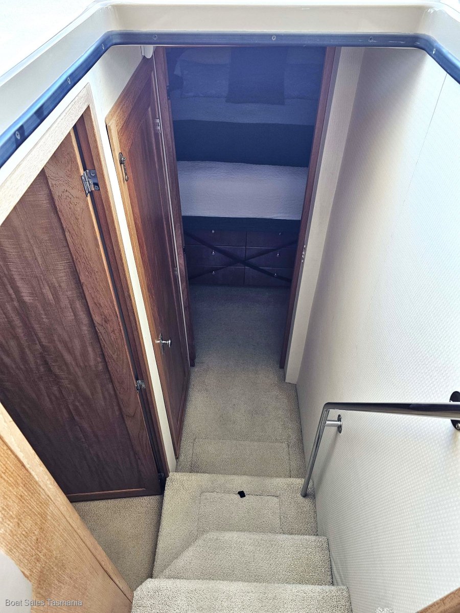 Bayliner 3988 Command Bridge Motoryacht Le Sands