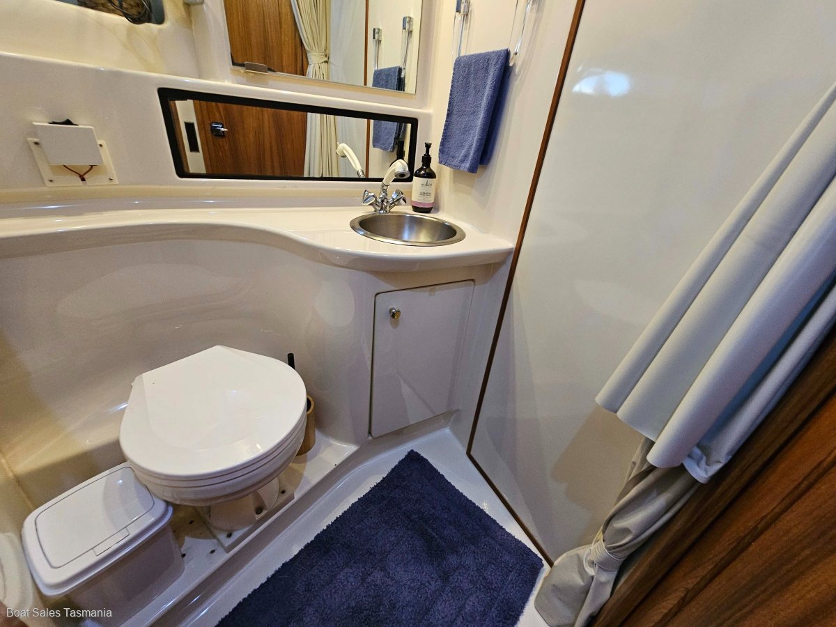 Bayliner 3988 Command Bridge Motoryacht Le Sands