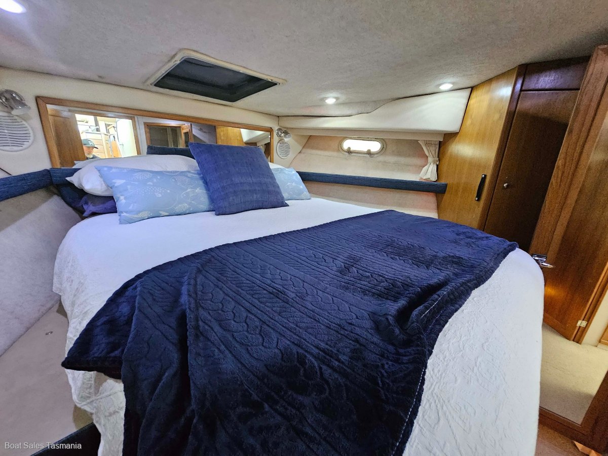 Bayliner 3988 Command Bridge Motoryacht Le Sands
