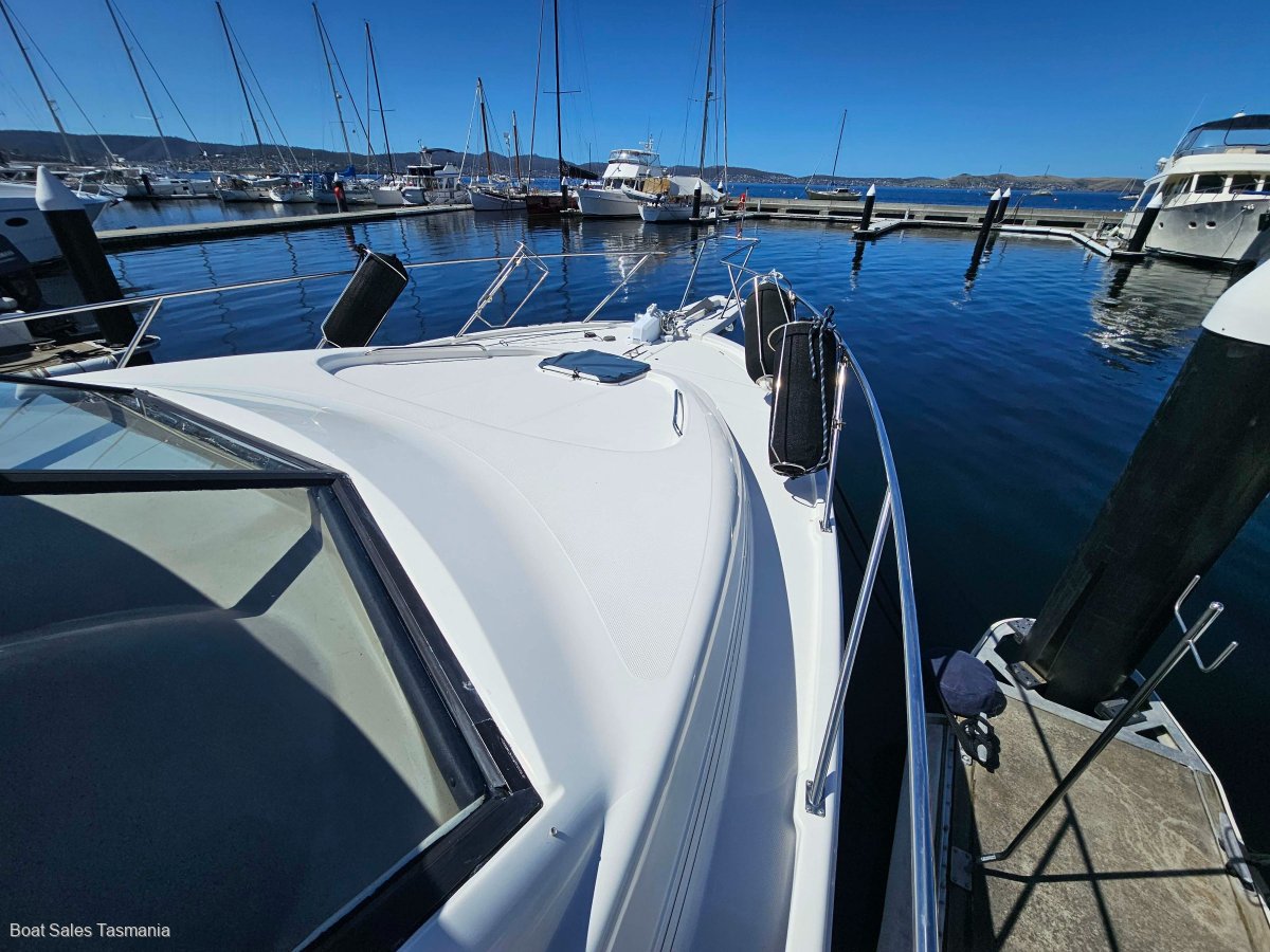 Bayliner 3988 Command Bridge Motoryacht Le Sands
