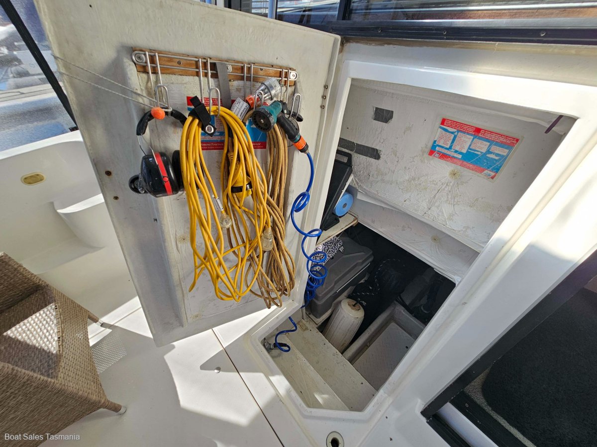 Bayliner 3988 Command Bridge Motoryacht Le Sands