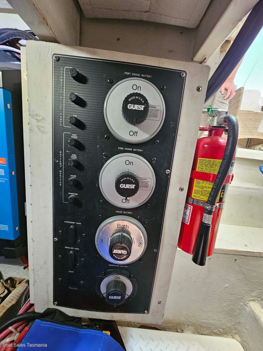 Bayliner 3988 Command Bridge Motoryacht Le Sands
