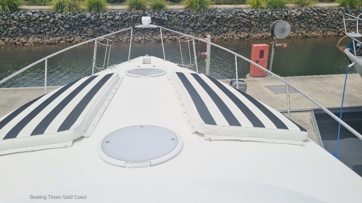 Cruisers Yachts 3375 Esprit for sale Gold Coast