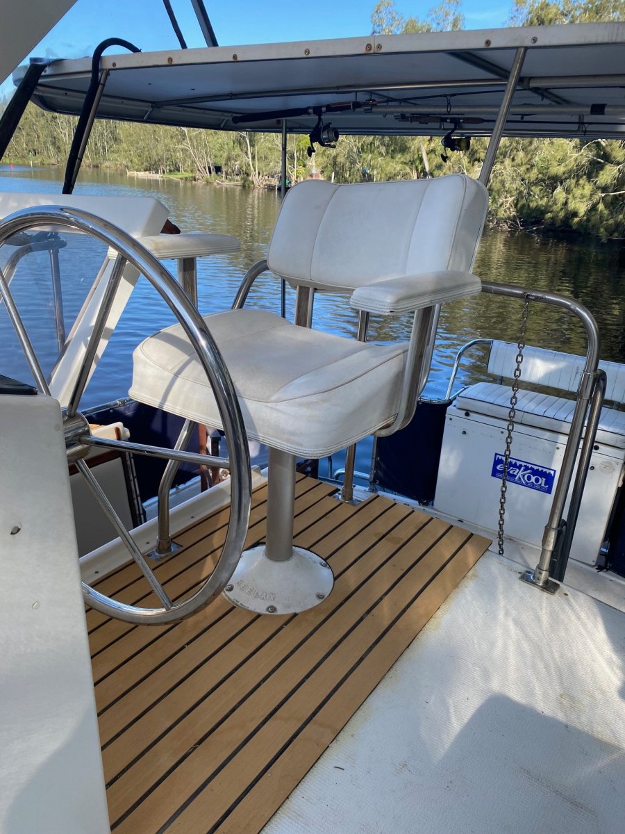 Ranger 35 Aft Cabin 2 x Volvo 200hp