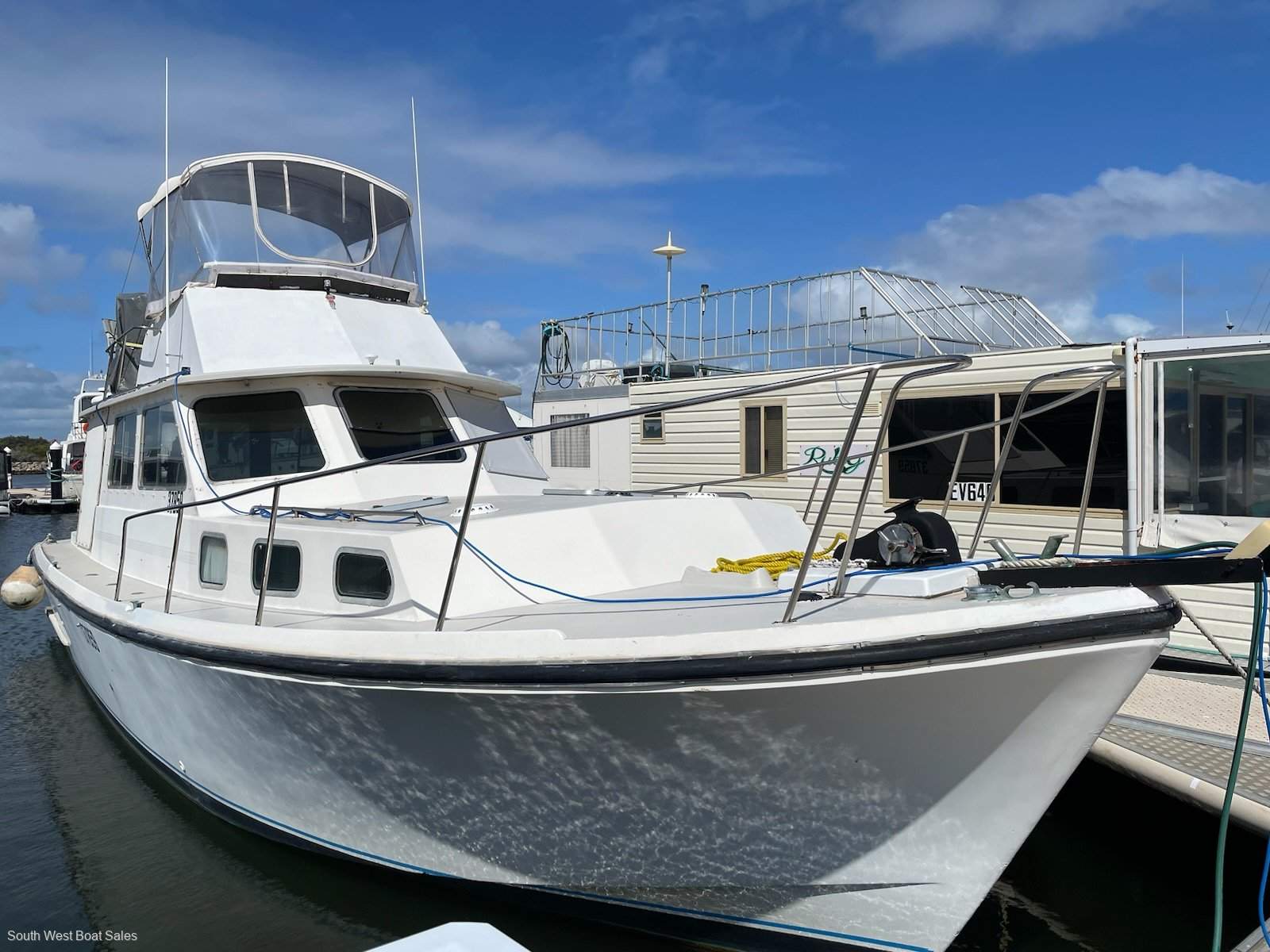 Northshore 37 Flybridge Cruiser