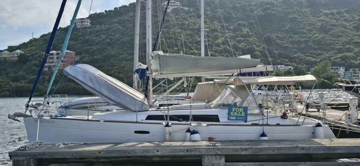 Beneteau Oceanis 37