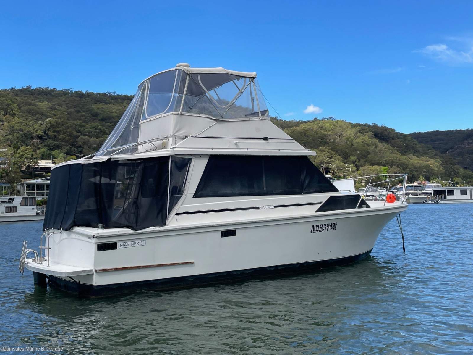 Mariner 31 Flybridge