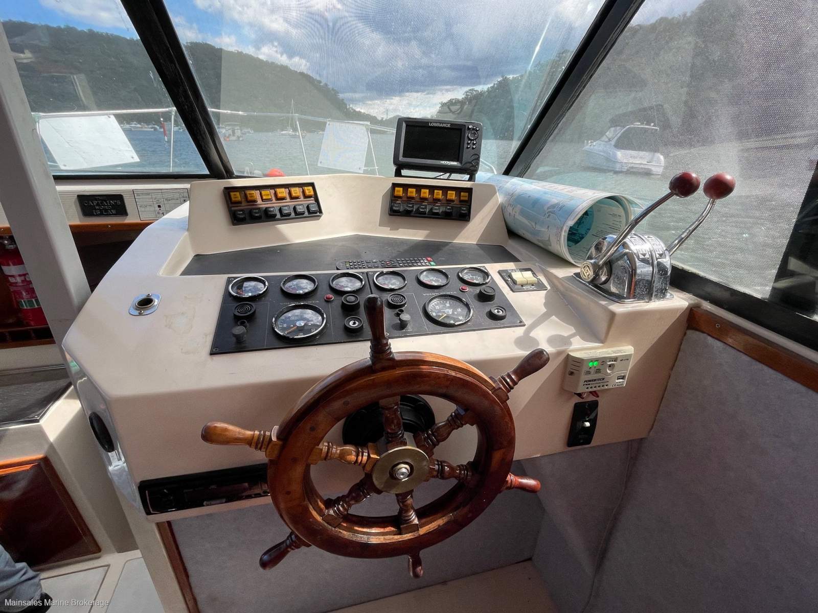 Mariner 31 Flybridge