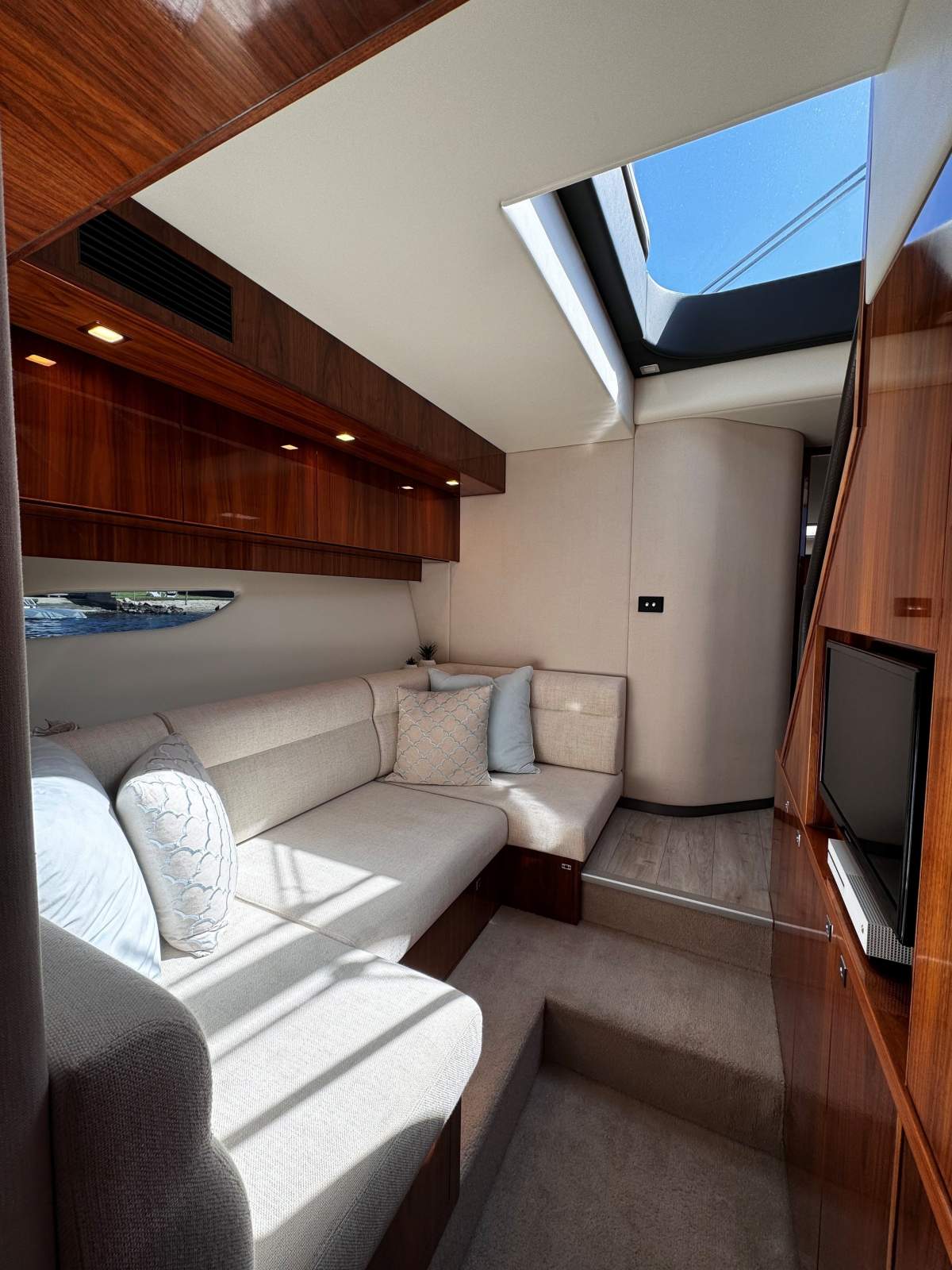THE FOX Riviera 6000 Sport Yacht Boat Brokers of Tasmania