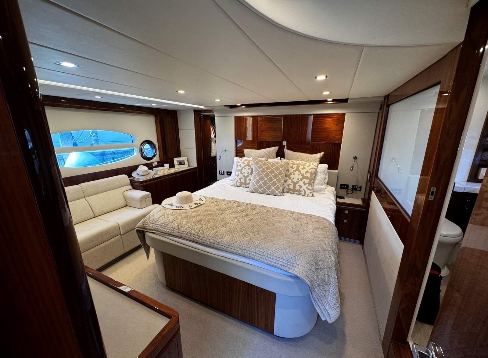 THE FOX Riviera 6000 Sport Yacht Boat Brokers of Tasmania