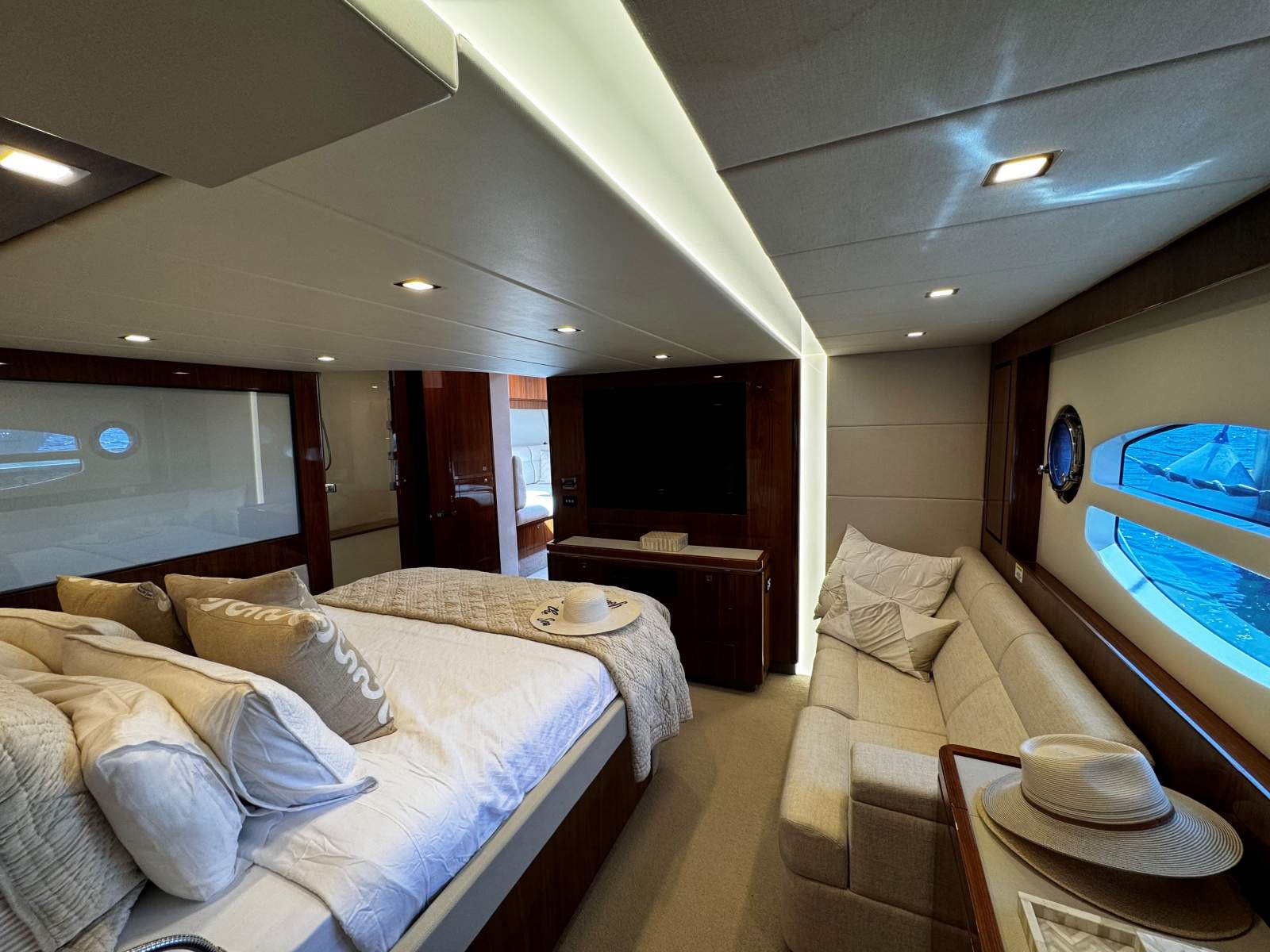 THE FOX Riviera 6000 Sport Yacht Boat Brokers of Tasmania