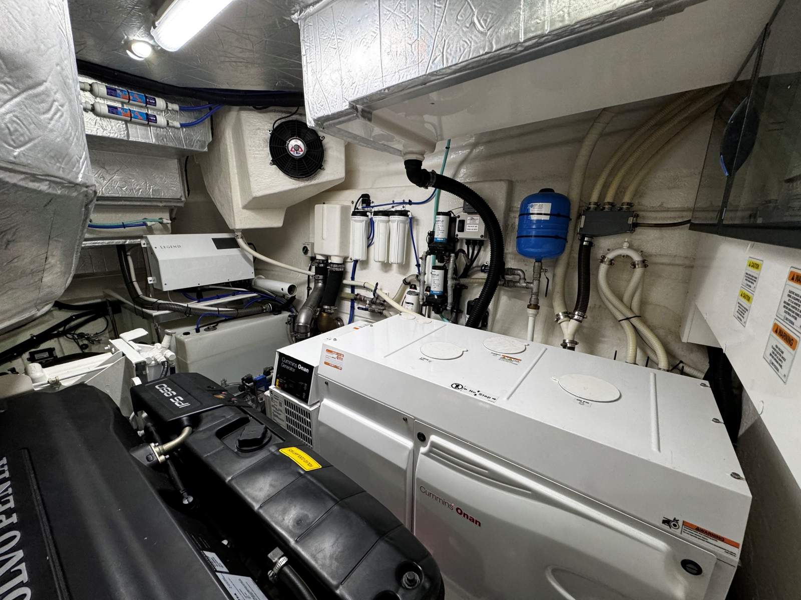 THE FOX Riviera 6000 Sport Yacht Boat Brokers of Tasmania