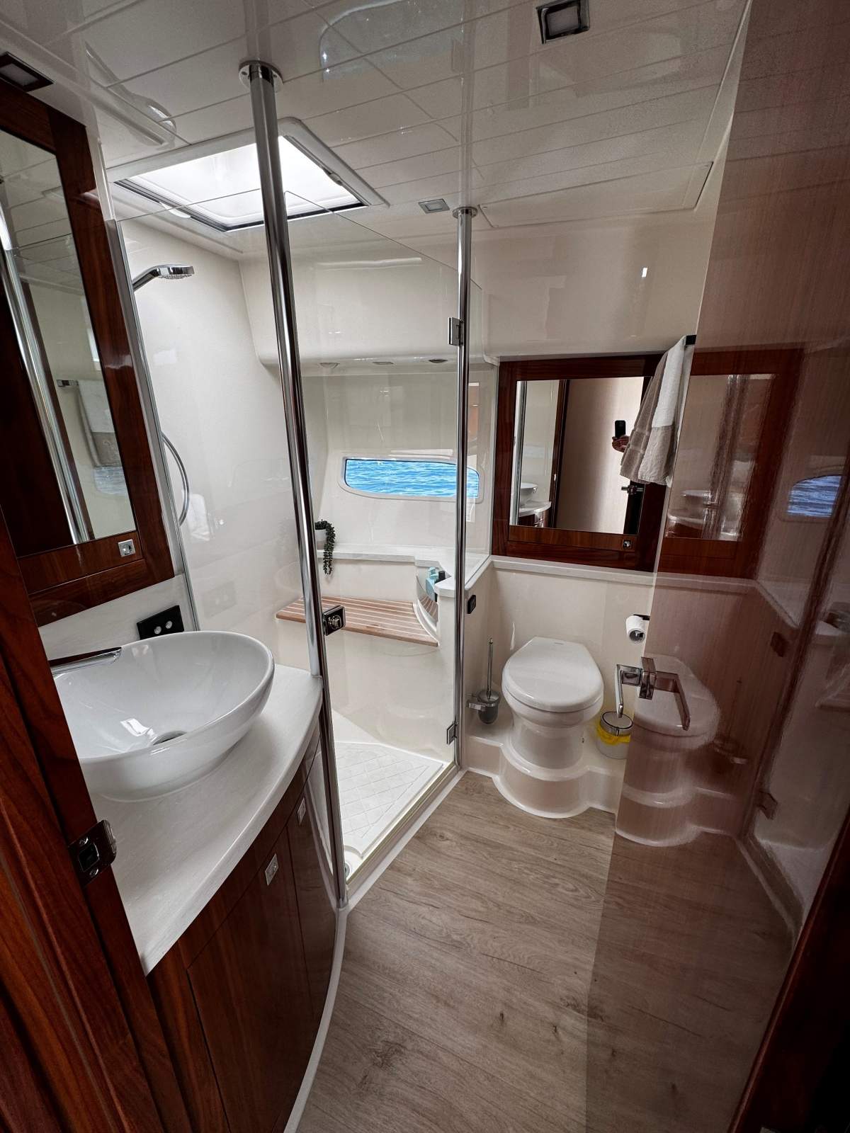THE FOX Riviera 6000 Sport Yacht Boat Brokers of Tasmania