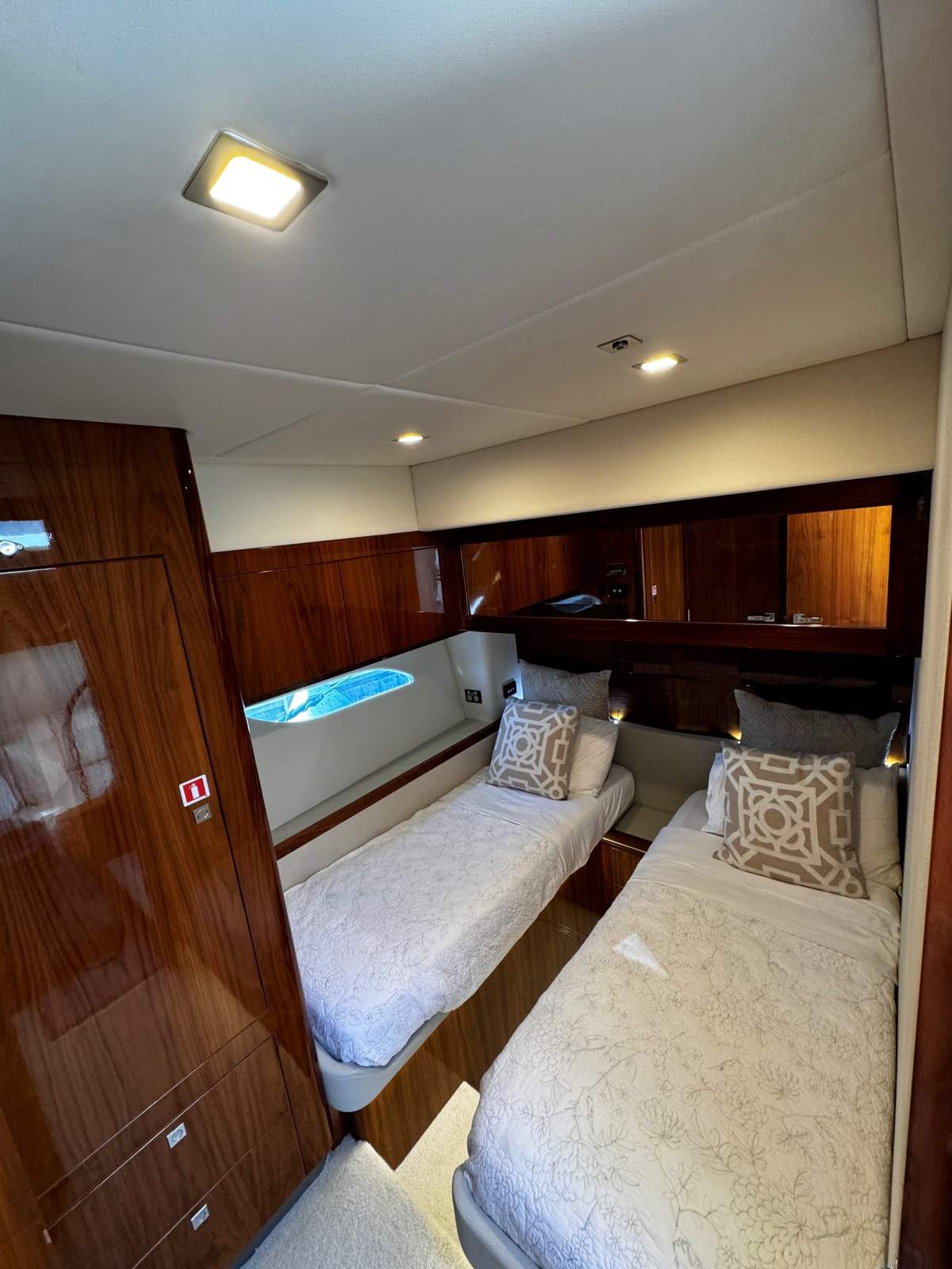 THE FOX Riviera 6000 Sport Yacht Boat Brokers of Tasmania