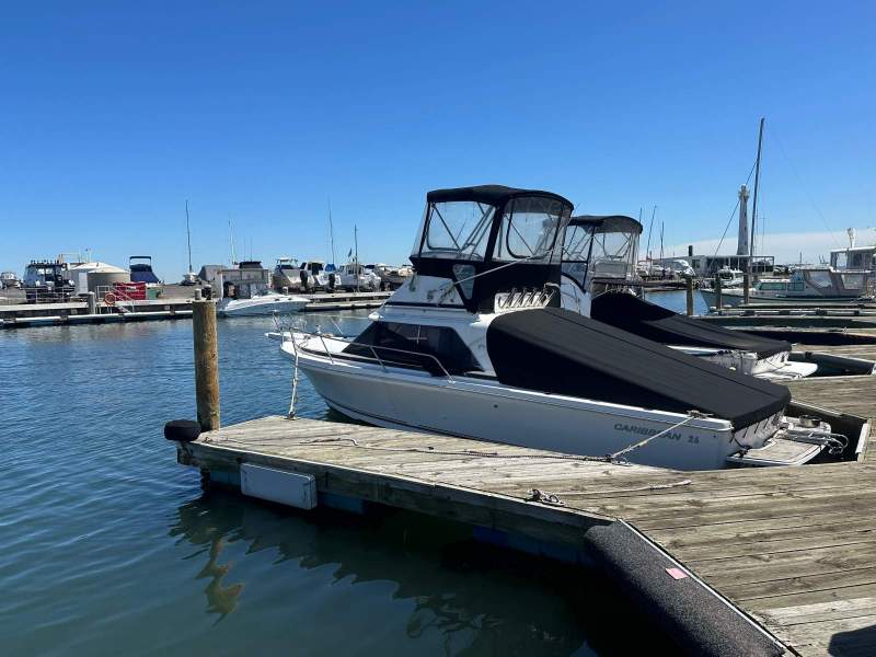 Caribbean 26 Flybridge Cruiser