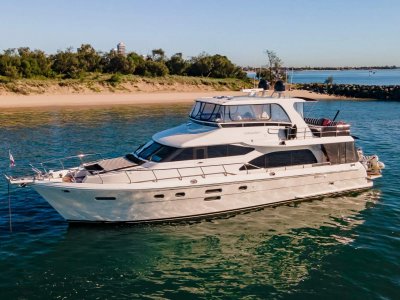 Hampton 680 Pilothouse