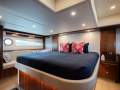 Riviera 5400 Sport Yacht