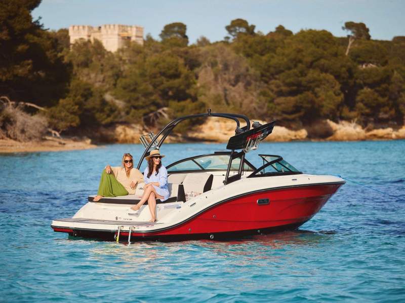 Sea Ray 210 SPX Bowrider