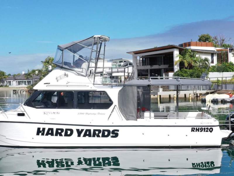 Kevlacat 3700 Flybridge Deluxe