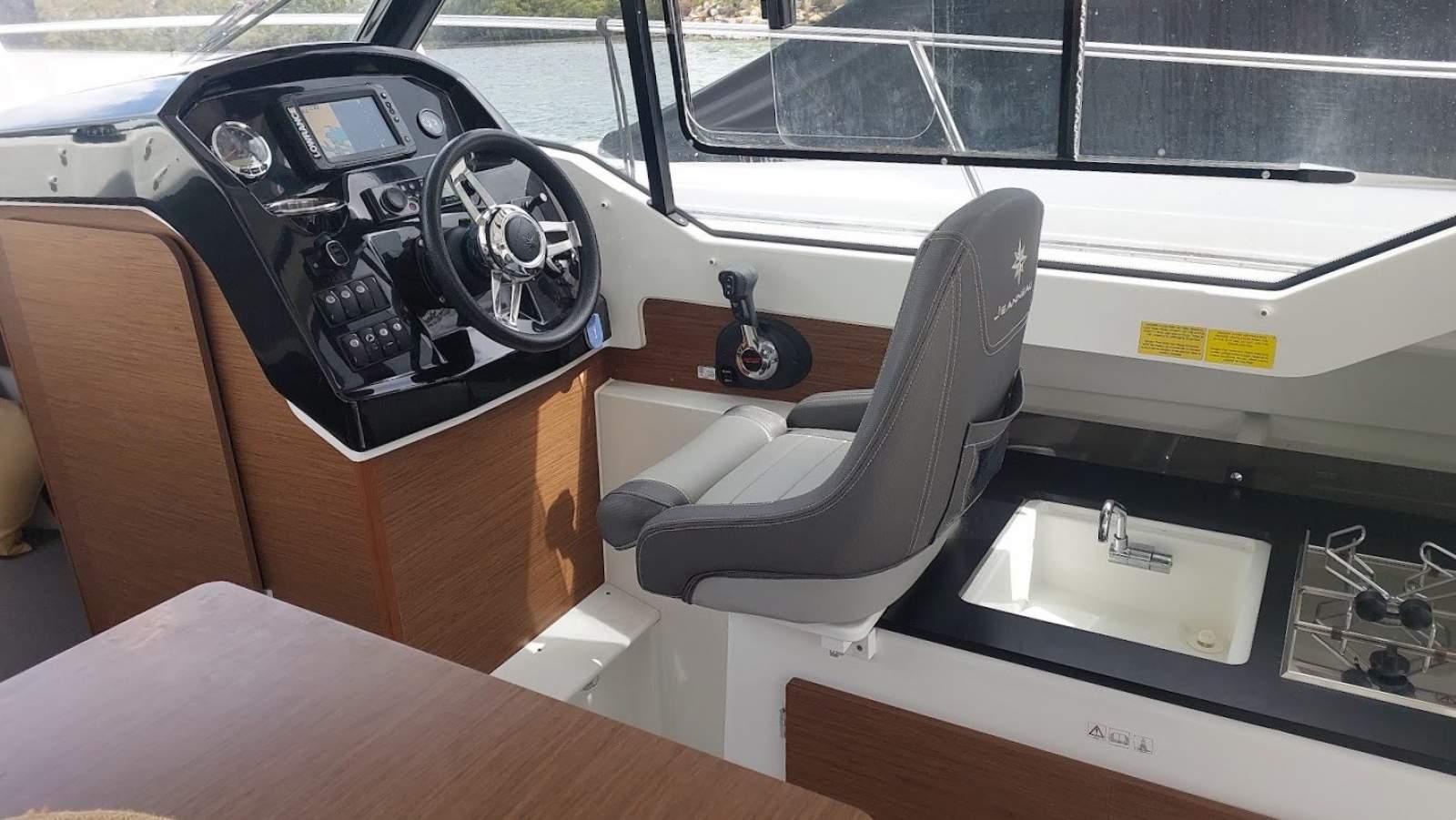 Jeanneau Merry Fisher 795
