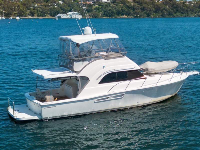 Caribbean 40 Flybridge Cruiser