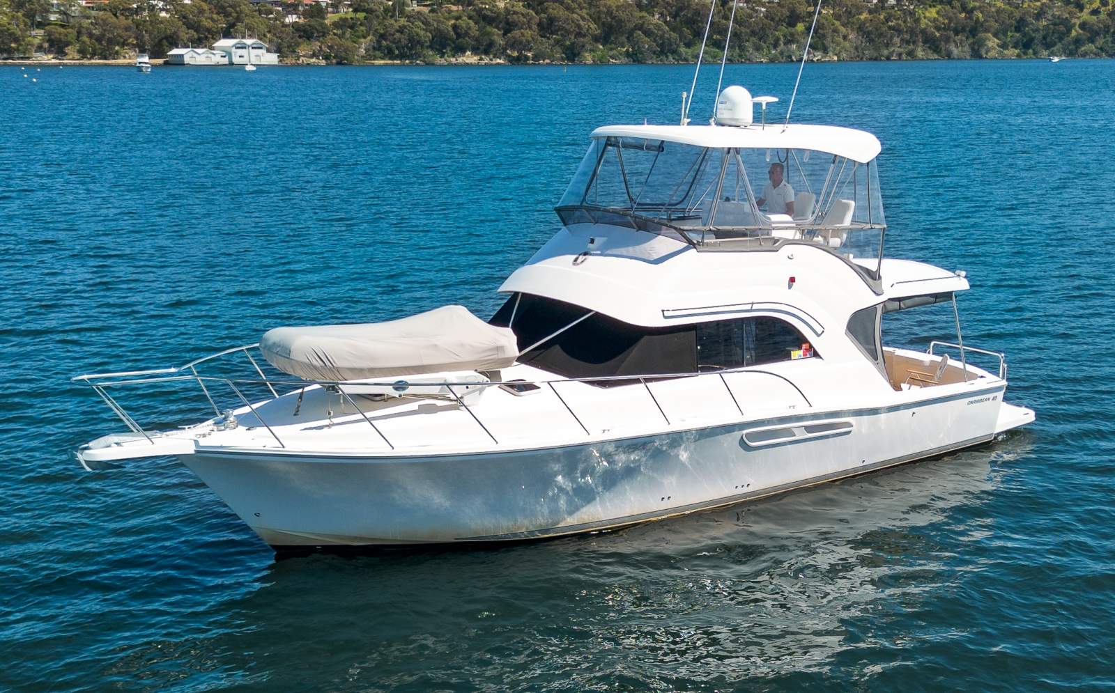 Caribbean 40 Flybridge Cruiser