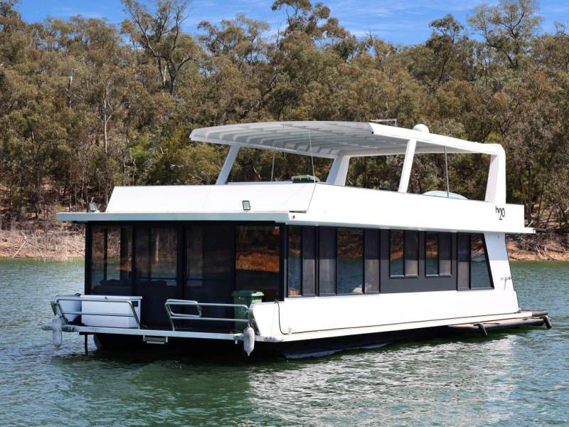 H2O Houseboat Holiday Home on Lake Eildon