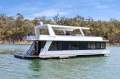 H2O Houseboat Holiday Home on Lake Eildon:H2O on Lake Eildon