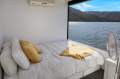 WOW Houseboat Holiday Home on Lake Eildon:WOW on Lake Eildon