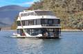 WOW Houseboat Holiday Home on Lake Eildon:WOW on Lake Eildon