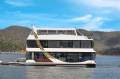WOW Houseboat Holiday Home on Lake Eildon:WOW on Lake Eildon