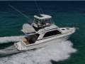 Riviera 33 Flybridge - Island master berth, modern interior