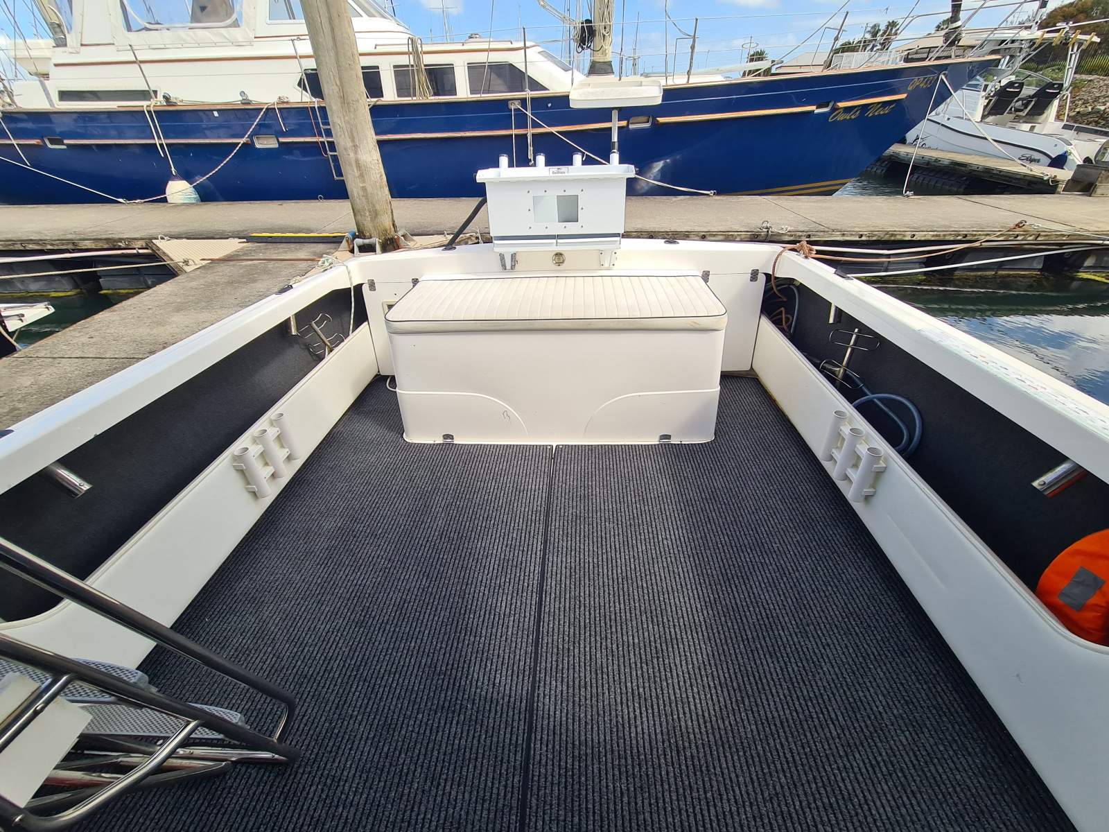 Caribbean 27 Flybridge Sports Fisherman Priced to sell!
