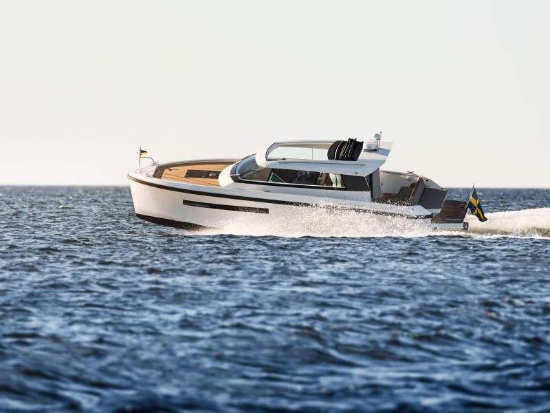 Delta Powerboats 33 Coupe