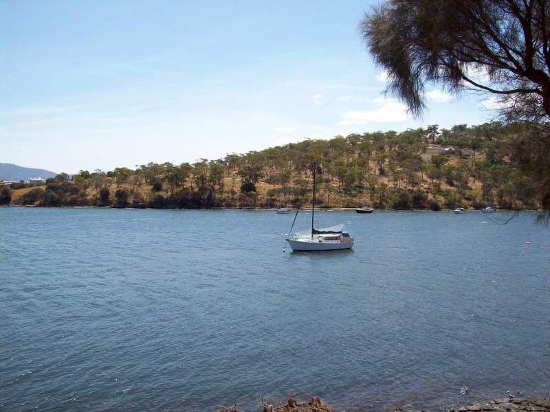 Swing mooring southern side outer geilston bay 9187
