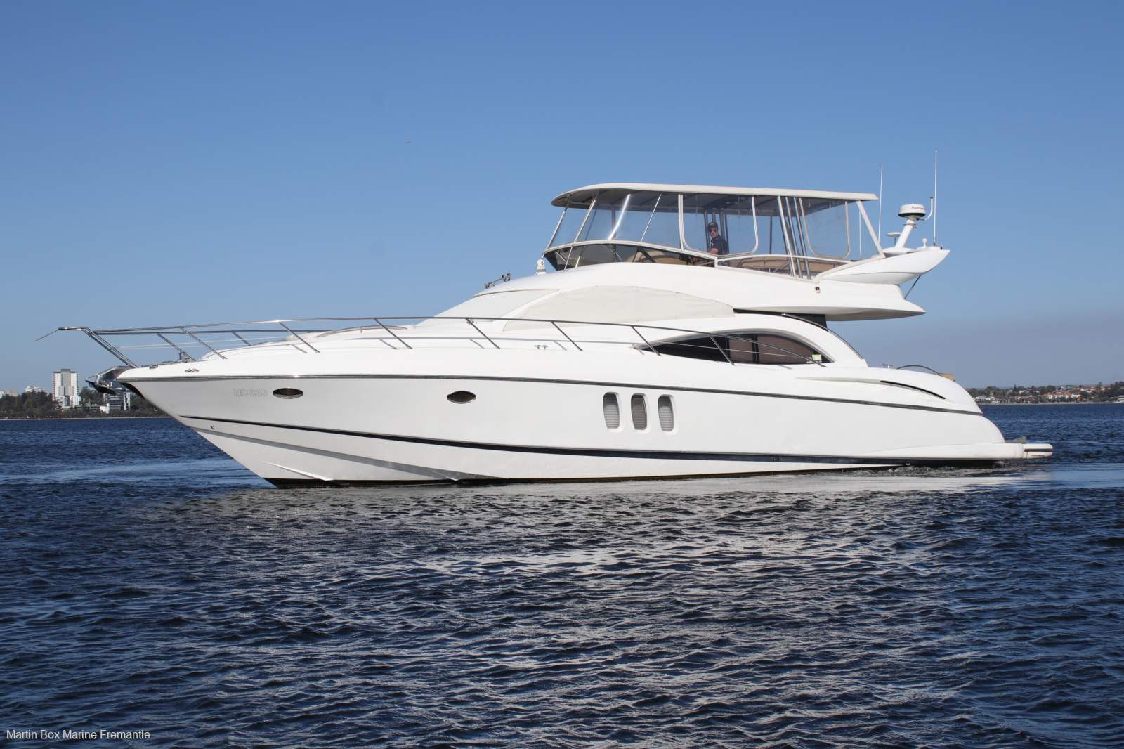 Sunseeker Manhattan 56 with Hydraulic Swim Platform