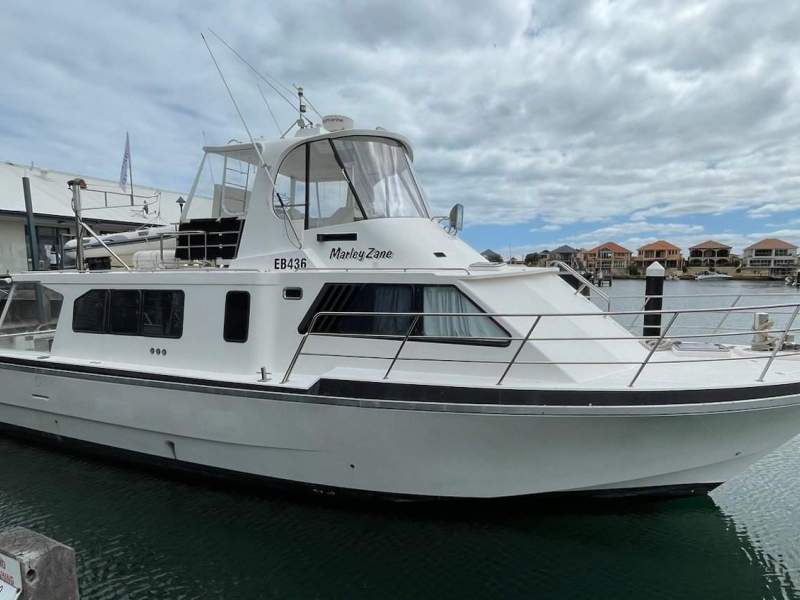 Conquest 55 Flybridge EX Cray boat with upmarket conversion