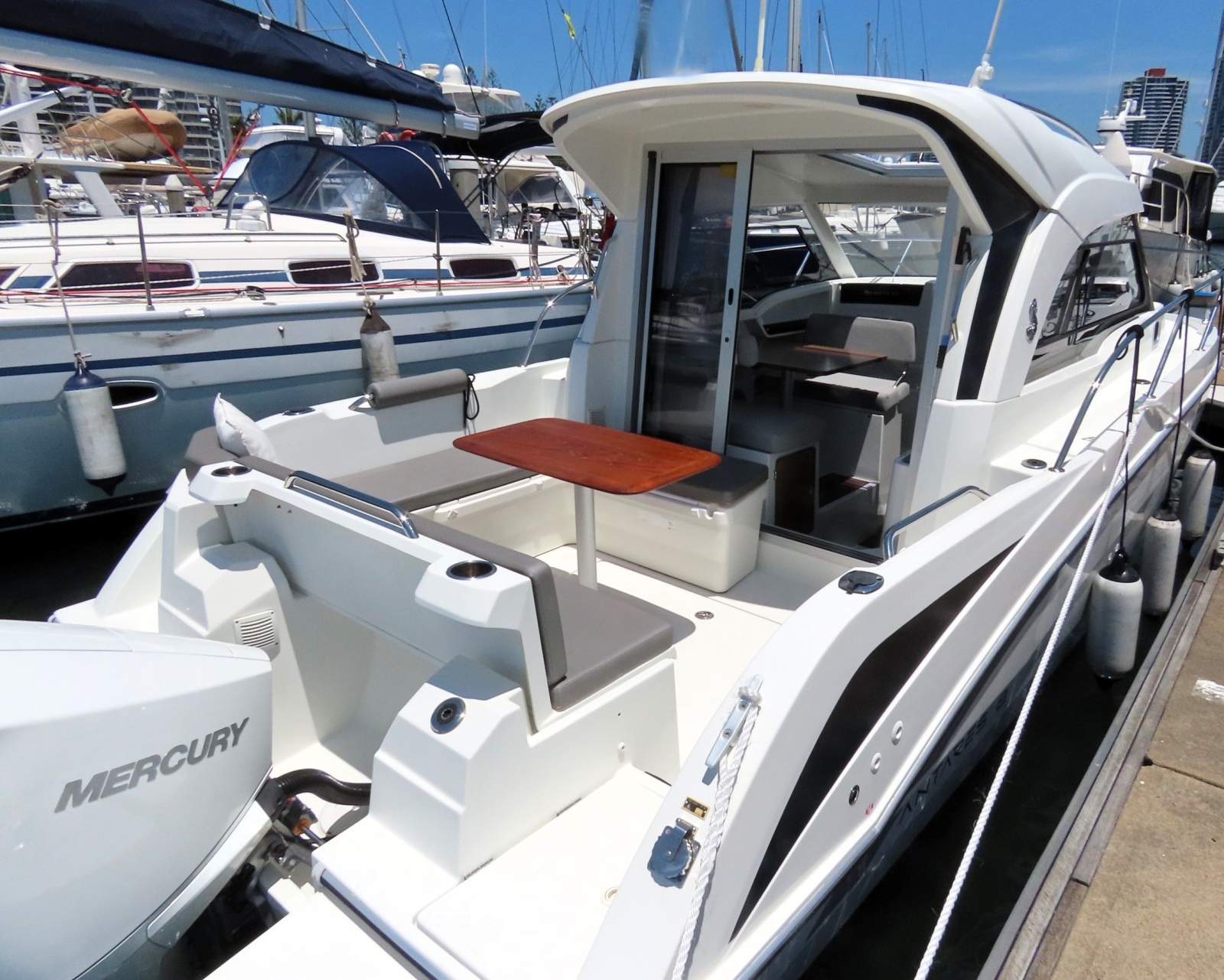 Beneteau Antares 8