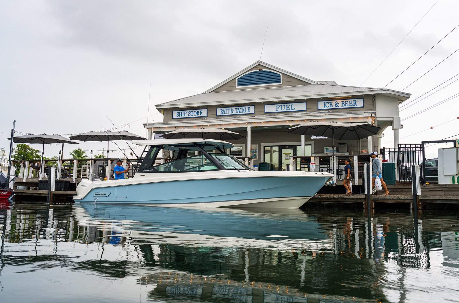 New Boston Whaler 330 Vantage Dual Console Bowrider