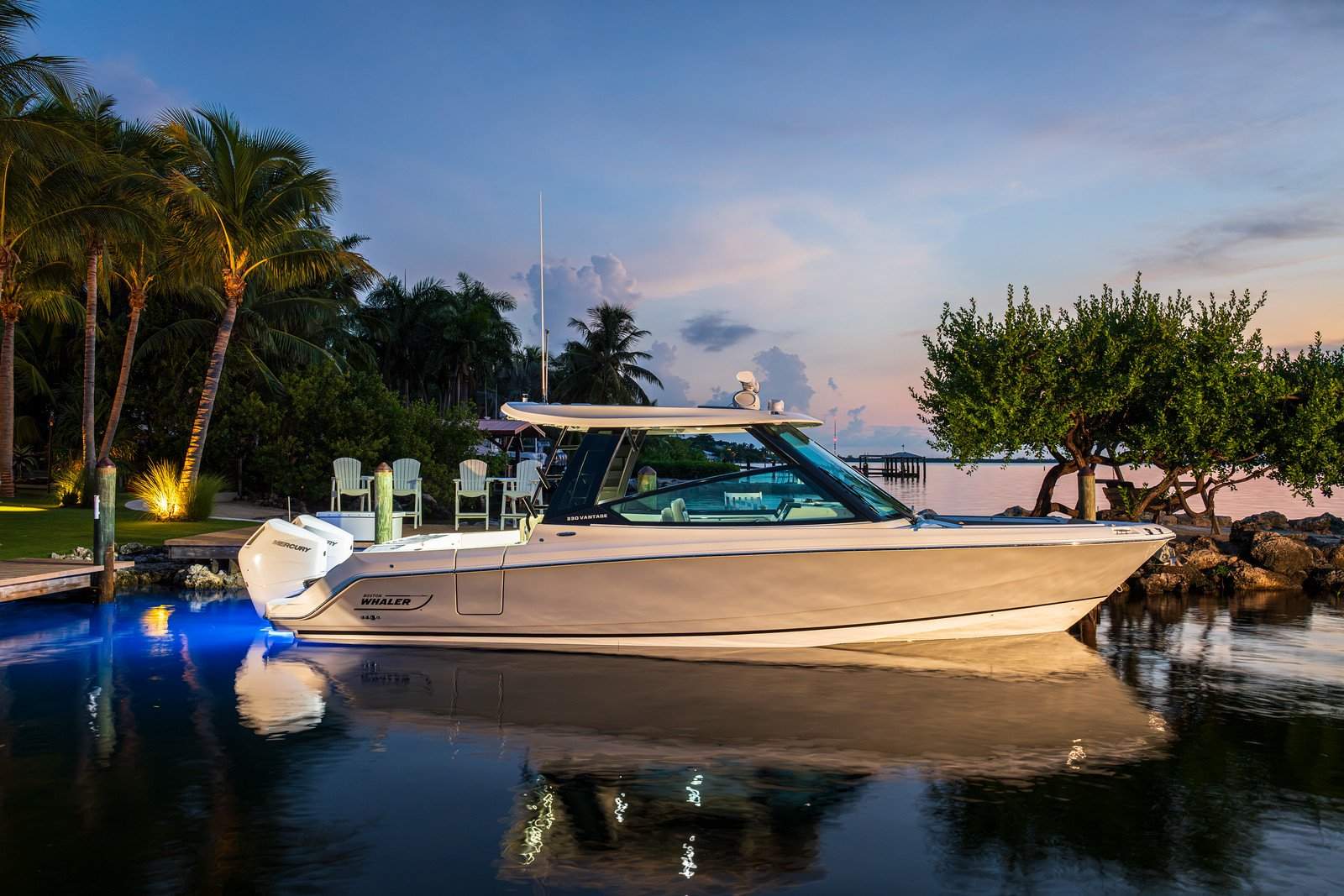 Boston Whaler 330 Vantage Dual Console Bowrider