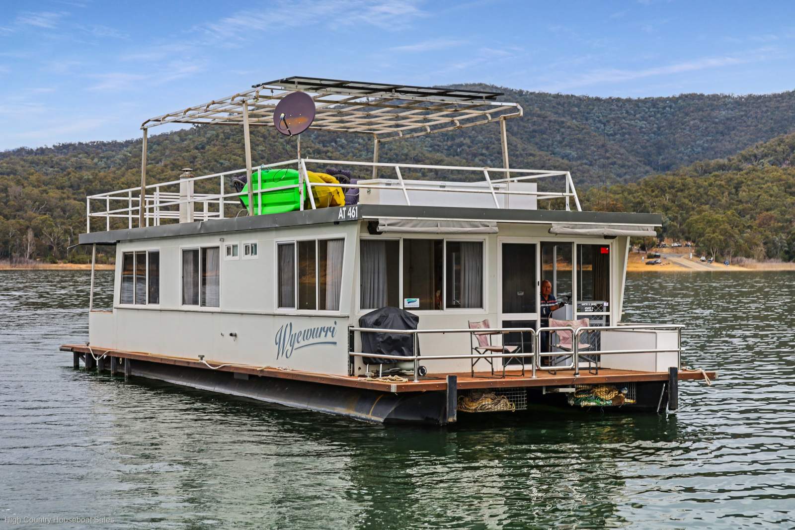 Wyewurri Houseboat Holiday Home on Lake Eildon:Wyewurri on Lake Eildon