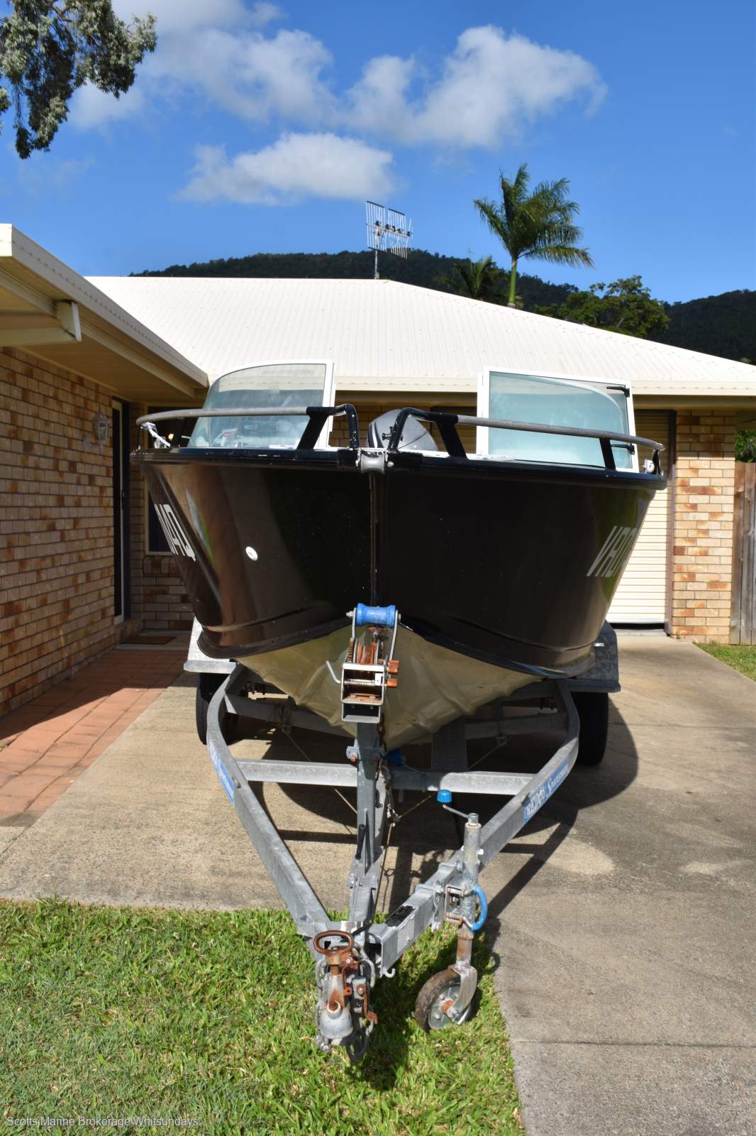Bluefin 5.30 Bow Rider