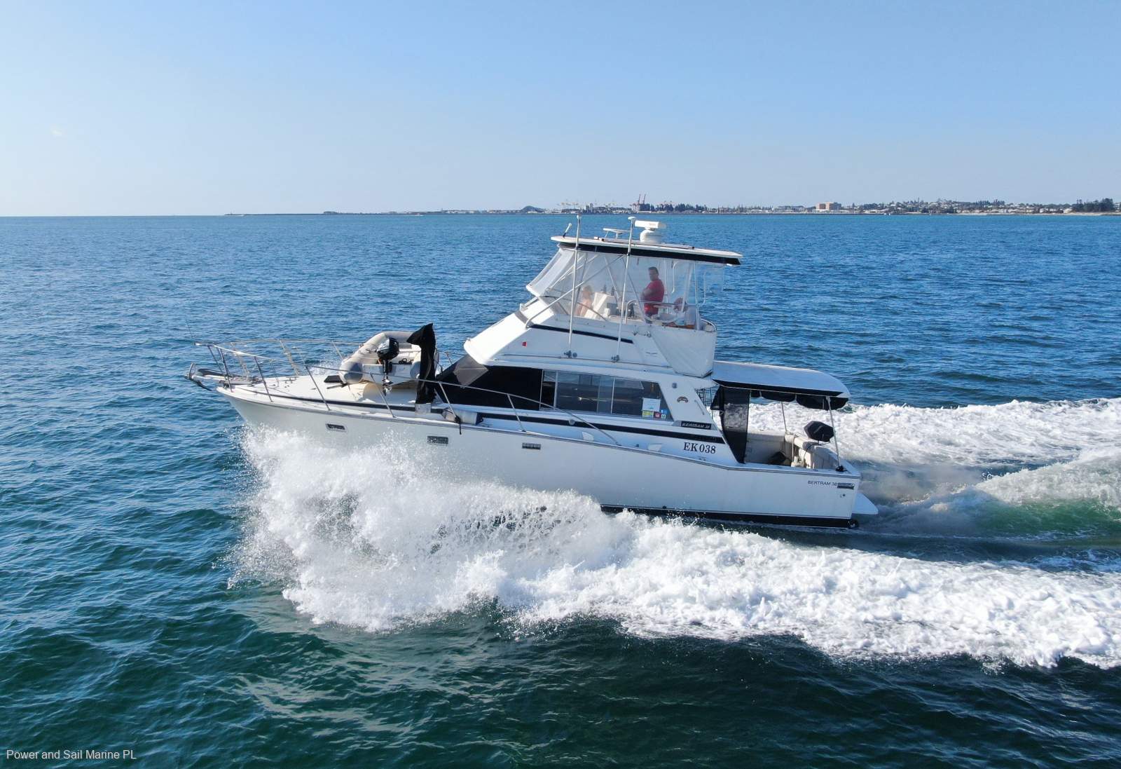 Bertram 38 Flybridge Caterpillar Diesels Hardtop to cockpit & Generator