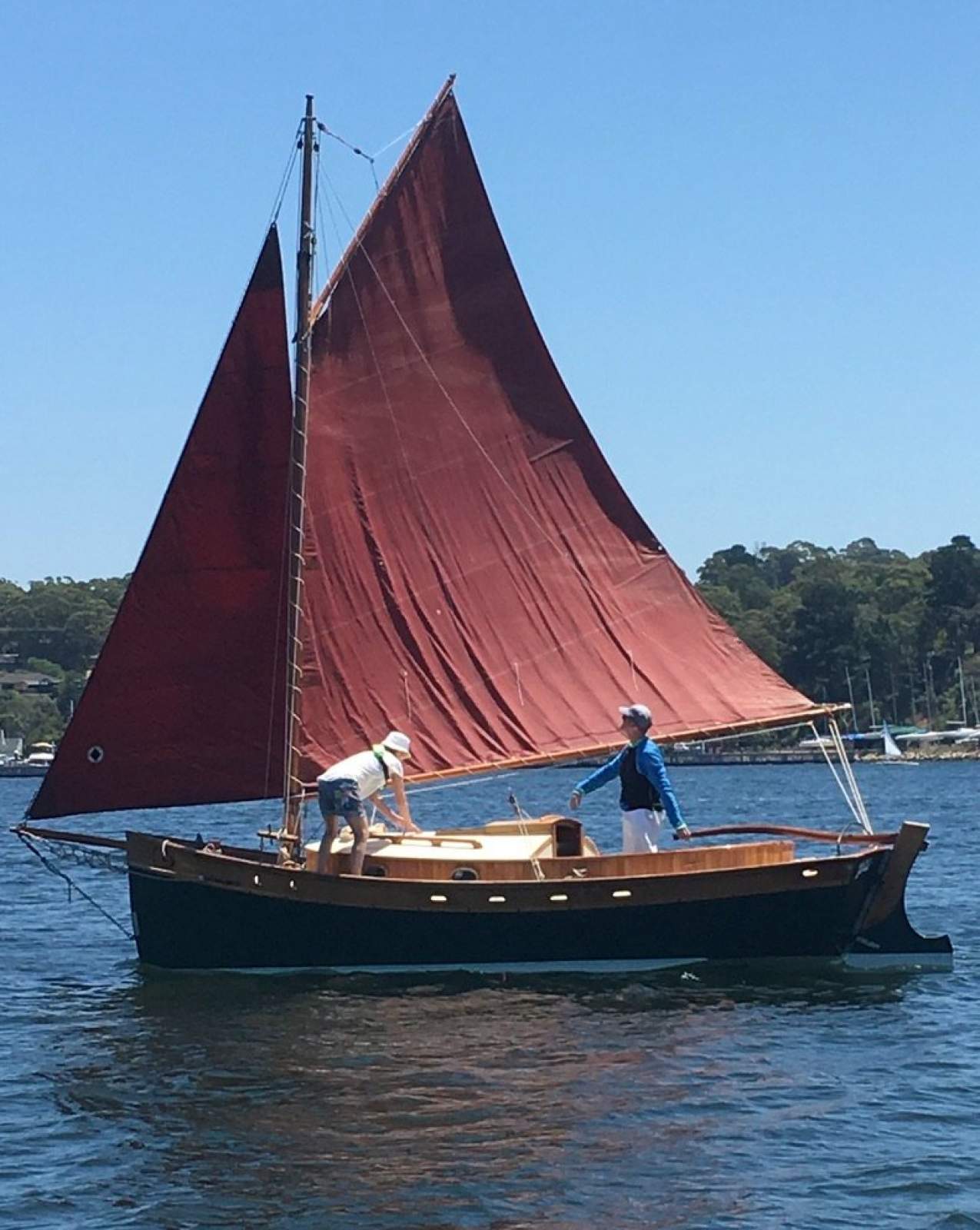 Vintage style wooden trailer-sailer