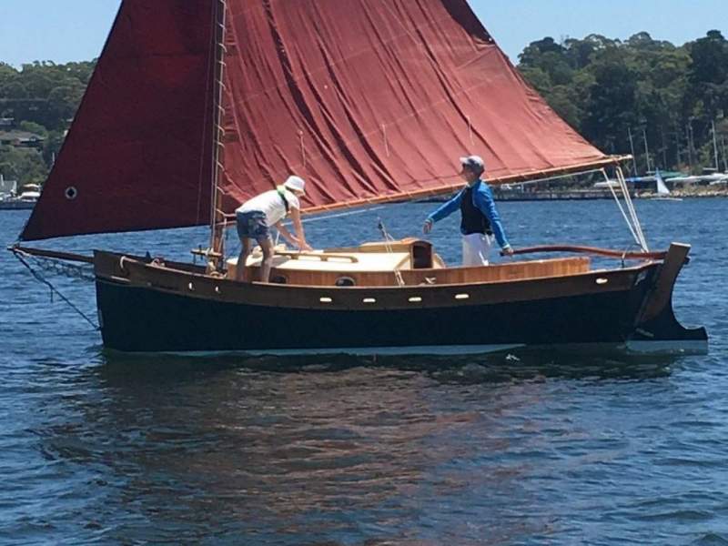 Vintage style wooden trailer-sailer