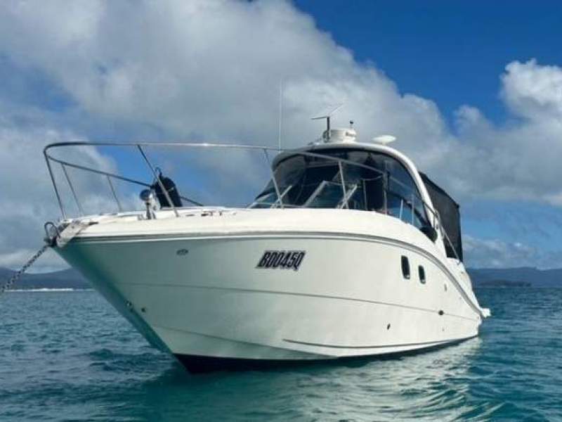 Sea Ray 350 Sundancer Luxury Sports Cruiser