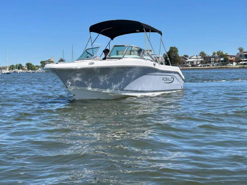 Robalo R207