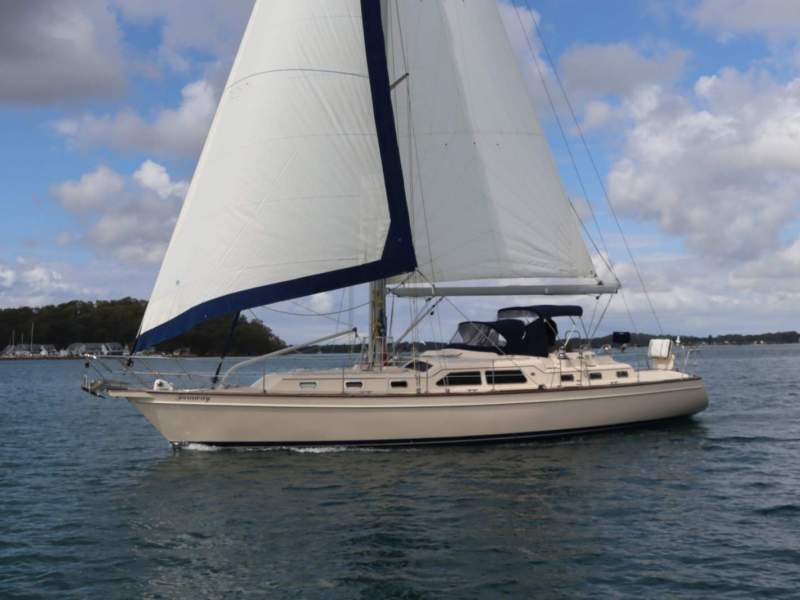 Island Packet 485