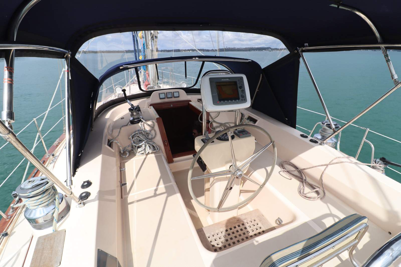 Island Packet 485