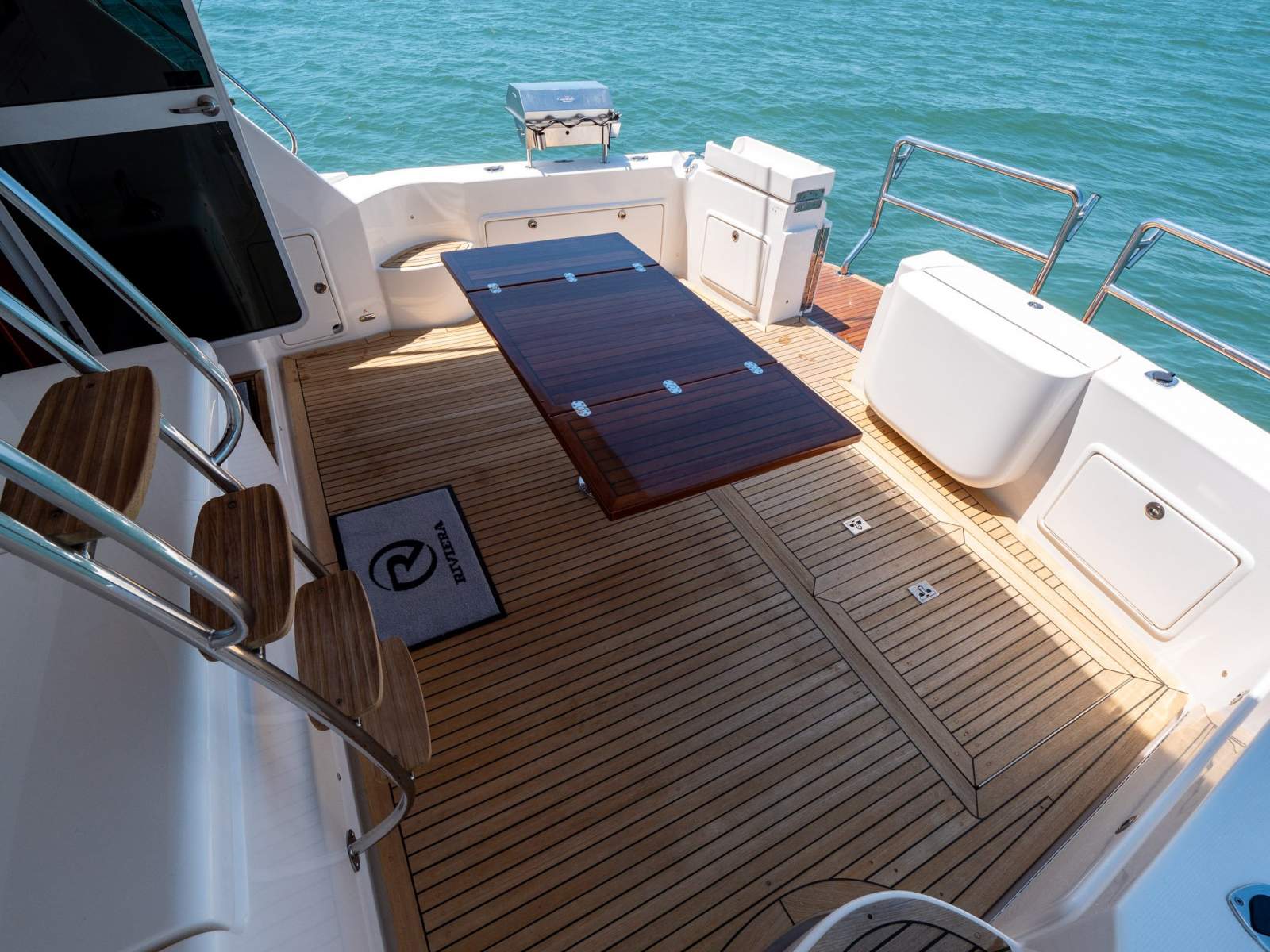 Riviera 47 Enclosed Flybridge